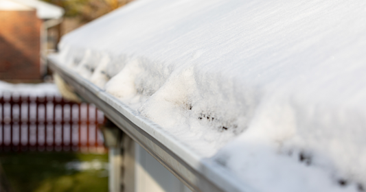Beat the Freeze: Essential Tips for Winter Gutter Maintenance